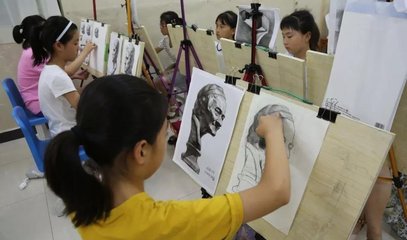民辦培訓(xùn)機構(gòu) 優(yōu)勢、挑戰(zhàn)與未來展望